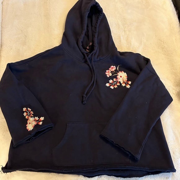 BETSEY JOHNSON EMBROIDERED SWEATSHIRT - Picture 1 of 11